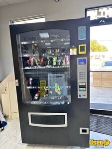 Seaga Electrical Snack and Cold Drink Combo Vending Machine For Sale in Louisiana!