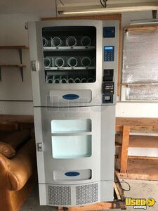 Seaga Snack Mart Snack / Drink Combo Vending Machine w/ CC Reader for Sale in Missouri!