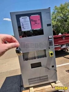 Seaga QB4000 Snack and Cold Drink Combo Vending Machine For Sale in Texas!!