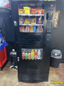 2023 Seaga Snaksmart SM2300 Snack and Drink Combo Vending Machine For Sale in Texas!