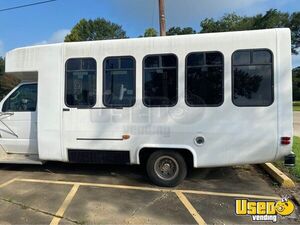 2006 Ford Econoline Commercial Cutaway Diesel Shuttle Bus for Sale in Louisiana!
