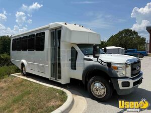 2016 - Ford F550 Shuttle Bus 24 Seater Passenger Bus for Sale in Missouri!!