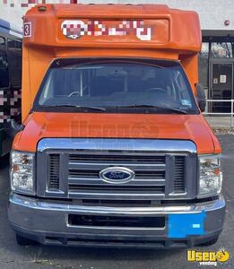 2015 Ford E-450 Shuttle Bus | Private Transport Unit with Wheelchair Lift for Sale in New Jersey!