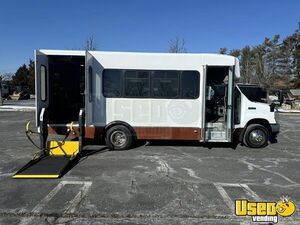 Well Maintained - 2011 Ford E450 Shuttle Bus with Wheelchair Lift for Sale in New York!
