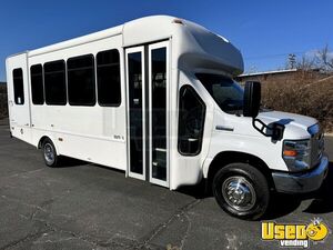Ready to Work - 2016 Ford E450 Shuttle Bus with Wheelchair Lift for Sale in New York!