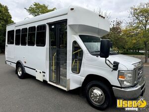 Well Maintained - 2015 Ford E450 Shuttle Bus with Wheelchair Lift for Sale in New York!