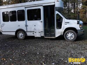 2012 Ford Econoline Shuttle Bus/ Transit Bus with Wheelchair Access for Sale in Ohio!
