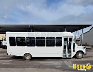 Well Maintained - 2018 Ford Shuttle Bus Transport Service Vehicle for Sale in Oregon!