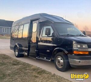 2013 Chevrolet 4500 Express Turtletop MPV Shuttle Bus for Sale in South Dakota!