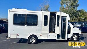 2016 Chevrolet 4500 Private Shuttle Bus with Wheelchair Lift for Sale in Texas!