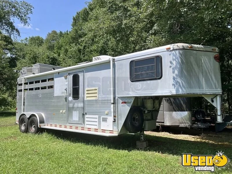 Siesta Sunlite Stock Trailer With Living Quarters Georgia for Sale
