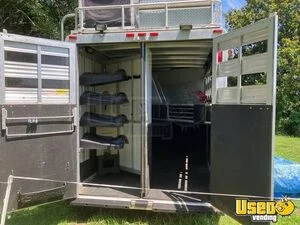 Siesta Sunlite Stock Trailer With Living Quarters Kitchen Sinks Georgia for Sale