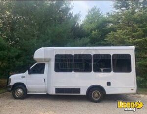Clean - 2009 Ford E350 Skoolie Van | Mobile Home Unit for Sale in New York!