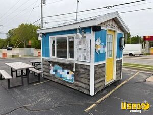 2012 - 8' x 10' Eye-Catching Shaved Ice Snowball Concession Stand for Sale in Wisconsin!