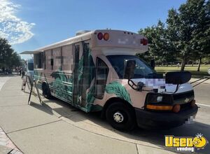 Clean and Appealing - 2012 22' Chevrolet G3500 Minibus | Snowball Truck for Sale in Texas!