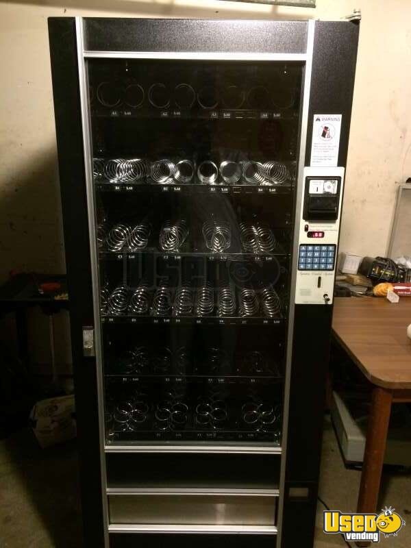 Infinity 4 Snack Merchandiser Signature Vending Machine