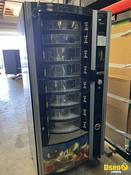 Star Foods Refurbished Snack Machine California for Sale
