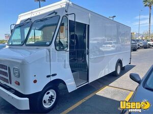 Used - 2014 Ford F59 Super Duty | Empty Step Van with Lift Gate for Sale in Arizona!