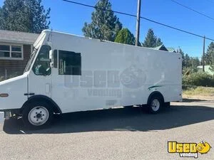 Well Maintained 2003 Freightliner Step Van Truck for Mobile Business for Sale in California!