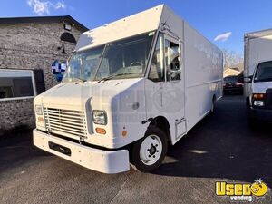 2017 - 20' Freightliner MT45 Step Van w/ Driver's Side Door Opening for Sale in Delaware!!!