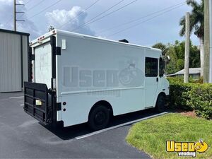 Ready to Transform 2003 Freightliner MT45 Diesel Empty Step Van for Mobile Business for Sale in Florida!