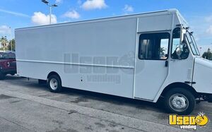 LIKE NEW - 2023 Ford F59 Step Van | Empty Truck for Conversion for Sale in Florida!