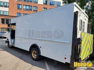 LOW MILES 2015 14' Ford E450  Step Van with Heavy Duty Lift Gate  for Sale in Michigan!