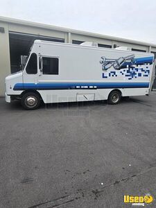 Ready to Convert 2004 2016 18' Ford F59 Step Van with Liftgate for Sale in South Carolina!