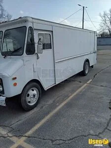 Chevrolet P30 Step Van Truck for Mobile Business for Sale in South Carolina!
