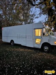 2009 Workhorse W22 Empty Step Van Truck for Mobile Business for Sale in Tennessee!