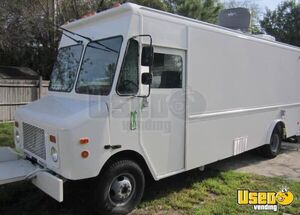 Used Chevrolet P90 Step Van for Mobile Business with Clean Exterior for Sale in Texas!