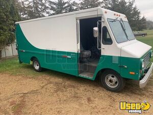 Ready to Transform GMC Diesel 22' Empty Step Van with Lift Gate for Sale in Wisconsin!