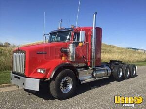 T800 Kenworth Semi Truck 2 Minnesota for Sale