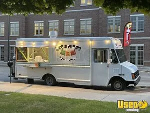 2003 27' Workhorse P42 All-Purpose Taco Food Truck Mobile Kitchen Unit w/ Pro Fire System for Sale in Michigan!