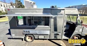 22' GMC P32 Taco Food Truck with All NSF Equipment Mobile Food Unit for Sale in North Carolina!