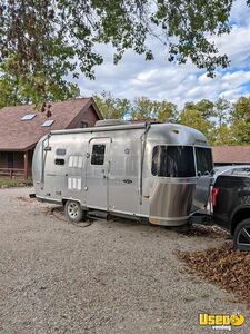 2008 19' Airstream Bambi Safari SE Mobile Tiny Home on Wheels for Sale in Ohio!