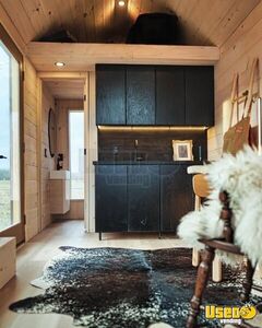 Tiny Home Tiny Home On Wheels Electrical Outlets New York for Sale