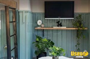 Tiny House Tiny Home On Wheels Electrical Outlets New York for Sale