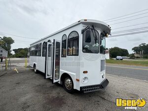 Clean and Appealing - 2007 Ford Trolley Bus | Transport Service Vehicle for Sale in Massachusetts!