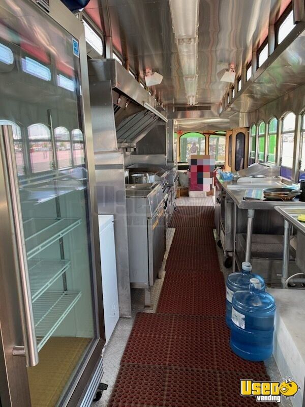 Eye Catching GMC Trolley AllPurpose Food Truck Mobile Food Unit
