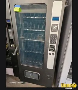 Wittern FSI USI 3521 Snack and Drink Combination Vending Machine For Sale in California!
