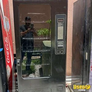 Wittern FSI USI 3130 Glass Front Snack and Cookies Vending Machine For Sale in Florida!