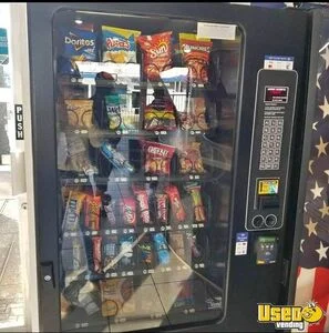 Wittern FSI USI 3129 Glass Front Snack 4-Wide Vending Machine For Sale in Oregon!