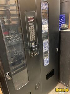 2002 Wittern Vendnet 3196 Satellite Snack and Drink Combo with an Entree Merchandiser For Sale in California!