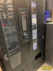 2002 Wittern Vendnet 3196 Satellite Snack and Drink Combo with an Entree Merchandiser For Sale in California!