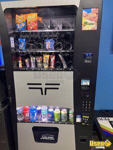 Wittern FSI USI Futura Snack and Cold Drink Combo Machine For Sale in Florida!