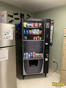 Wittern USI FSI 3589 Snack and Drink Combo Vending Machine For Sale in Massachusetts!