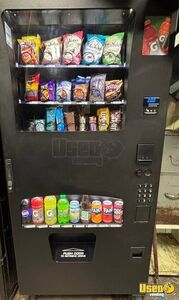 Wittern FSI USI 3589 Snack and Drink Combo Futura Vending Machine For Sale in North Carolina!