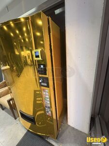 V-max 720 Vendo Soda Machine 12 California for Sale