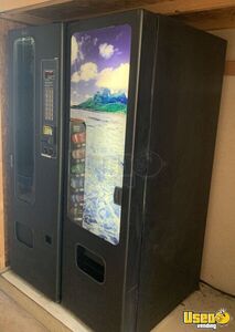 2002 - USI / FSI 3172/3120 Satellite Snack & Soda Vending Machine for Sale in California!!!